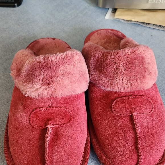 UGG Pink Suede Women's Shearling Slip-On Slippers - Picture 7 of 10